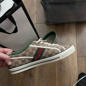 Mens 2021 canvas summer shoe. Size 13, worn 3 times. Like new in box.